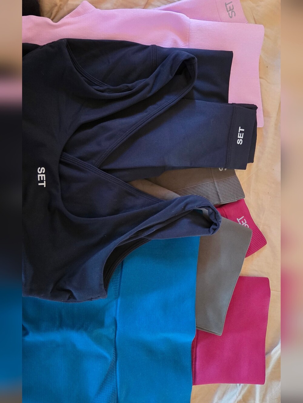 SET Black Sports Bra with Assorted Color Leggings